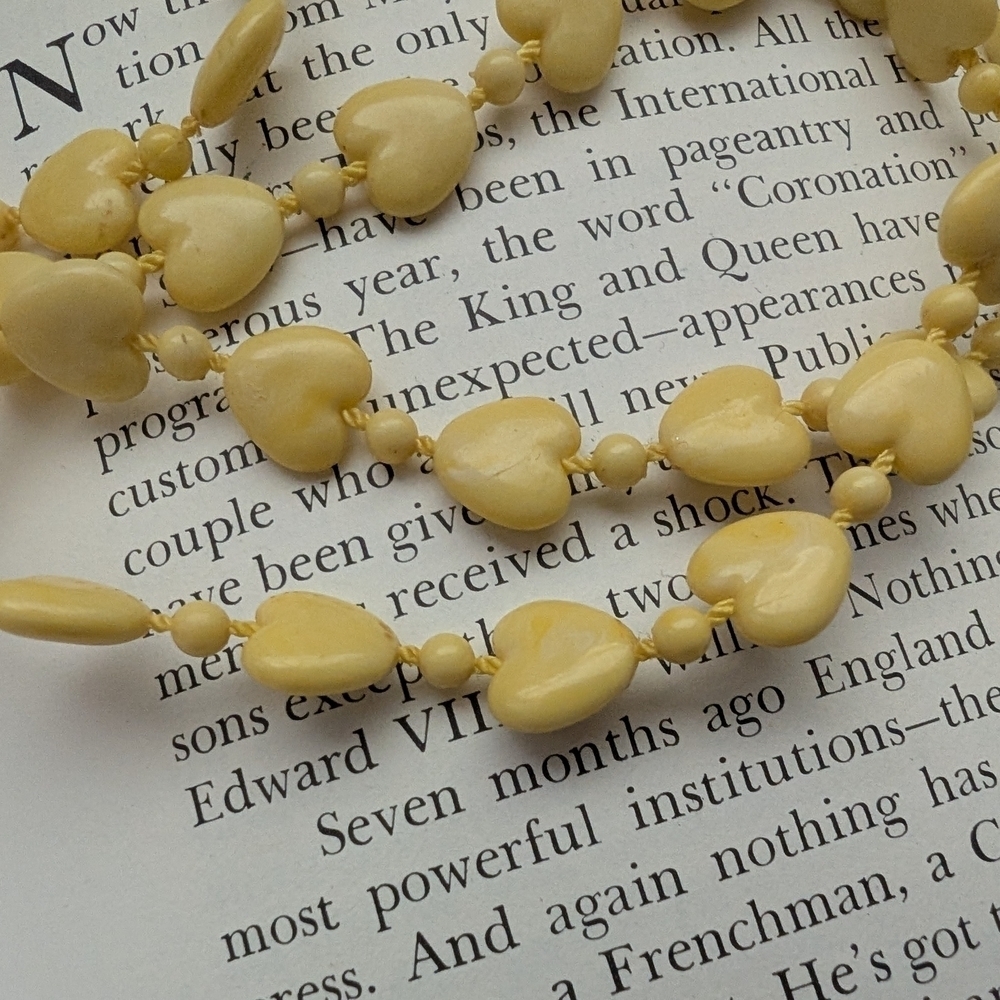 Elegant Yellow Beaded Necklace - Picture 7 of 8